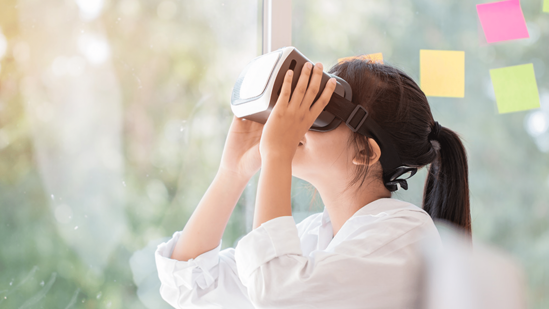 メタバースの普及とVRゴーグル|現状と市場動向、今後の展望