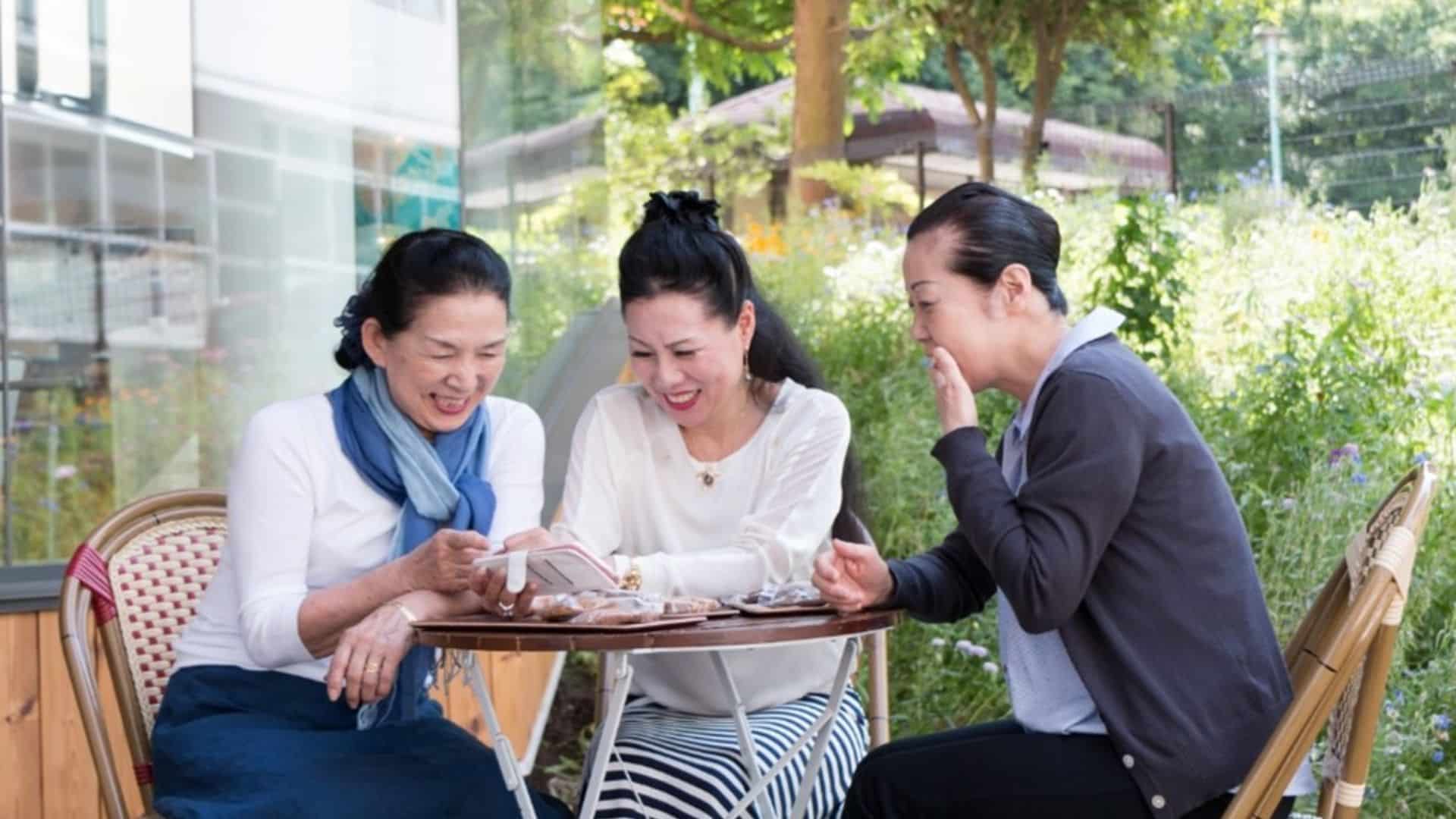 デジタルシニアの特徴をデータで解明|SNS活用とライフスタイルの新潮流